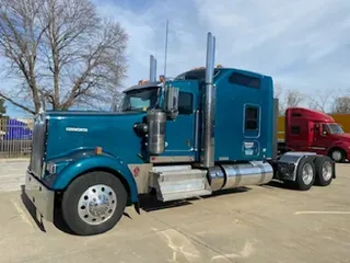 2019 KENWORTH W900L
