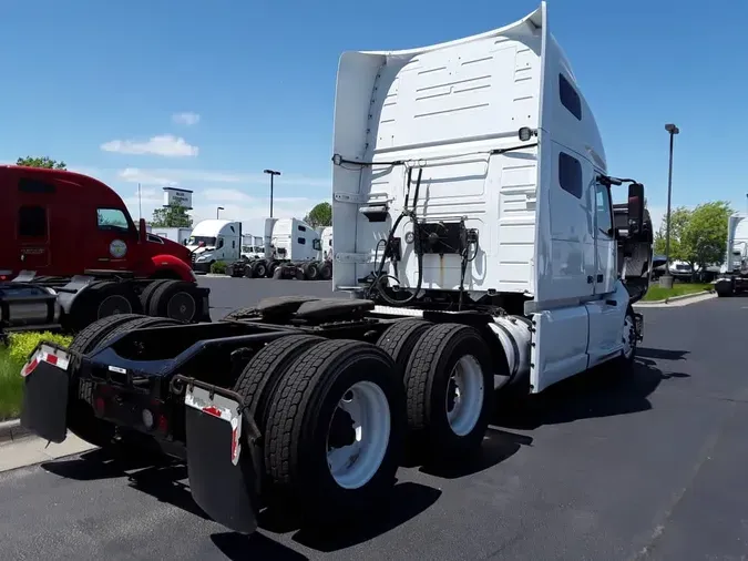 2020 VOLVO VNL64T-760