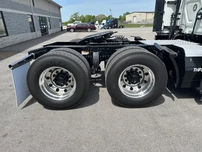 2021 FREIGHTLINER CASCADIA 126