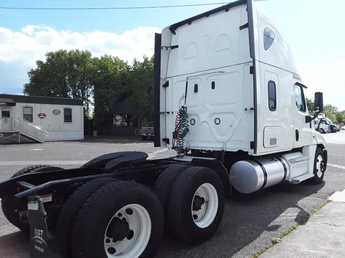 2019 FREIGHTLINER/MERCEDES CASCADIA 125