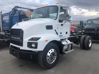 2022 Mack MD742