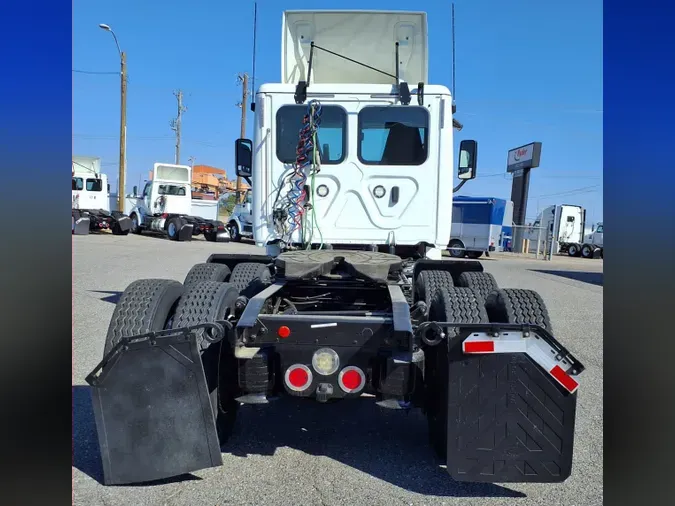 2019 FREIGHTLINER/MERCEDES CASCADIA 1255e1917a197e2b4730f43655c29da3025