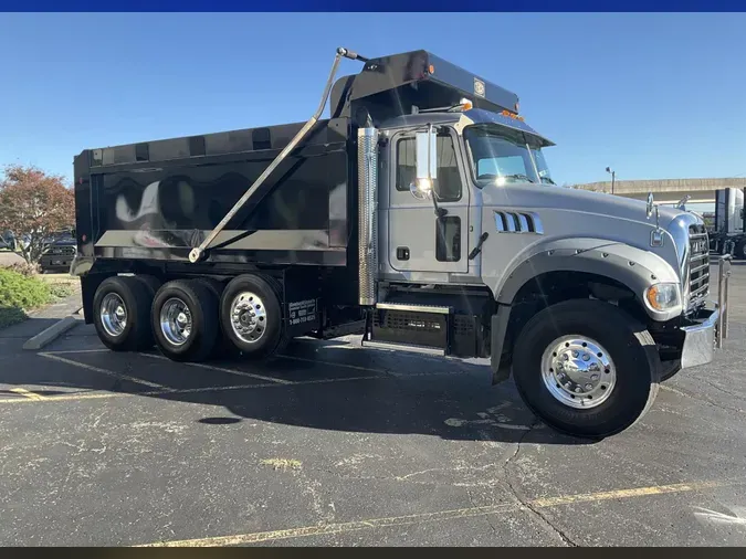 2020 Mack GR64F M359