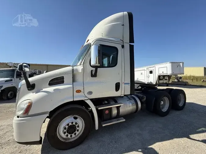 2017 FREIGHTLINER CASCADIA 113