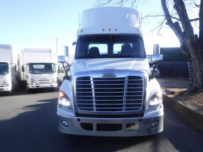 2018 FREIGHTLINER/MERCEDES CASCADIA 125