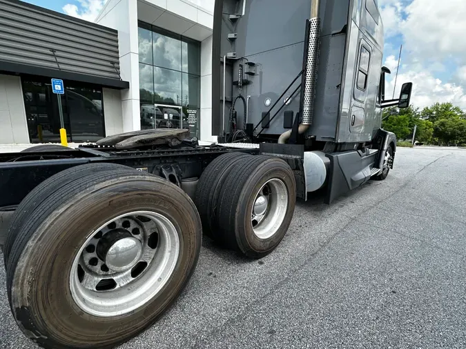 2023 Kenworth T680