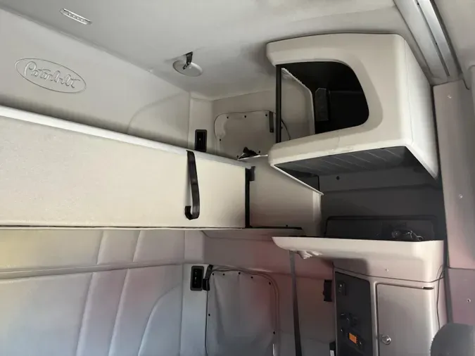 2021 Peterbilt 579