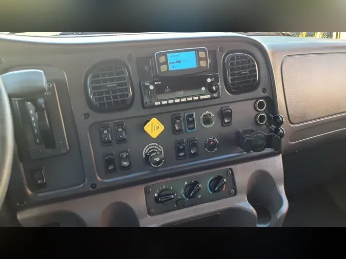 2018 FREIGHTLINER/MERCEDES M2 106
