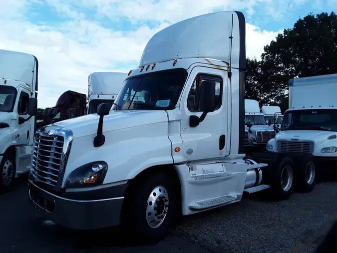 2016 FREIGHTLINER/MERCEDES CASCADIA 1255e28834f6be5aa9c587c0d3ba226f71b