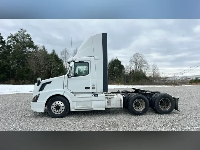 2018 Volvo VNL300