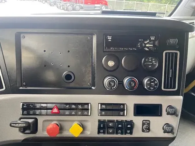 2021 Freightliner Cascadia5e2cdd03b7bb3a8cb96dc17926dbe682