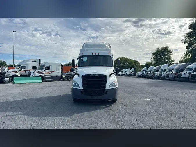 2021 Freightliner Cascadia 126