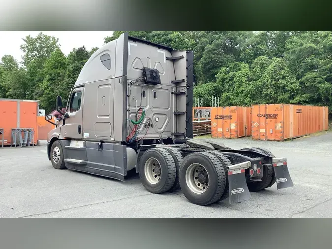 2021 Freightliner Cascadia