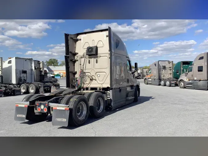 2022 Freightliner Cascadia 126