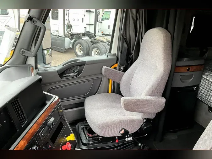 2021 INT LT625 6x4