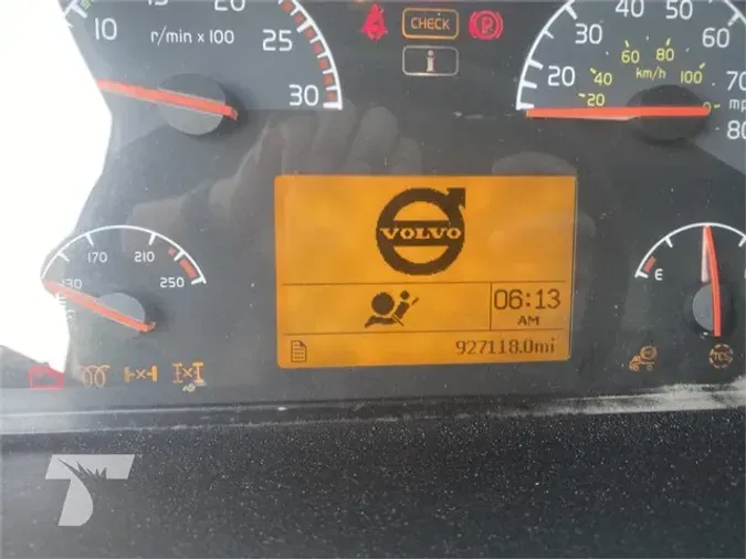 2004 VOLVO VHD64B200