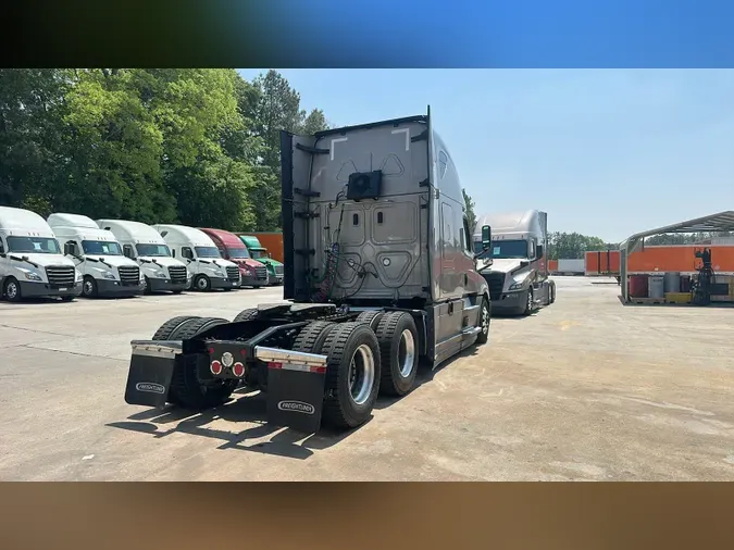2022 Freightliner Cascadia 126