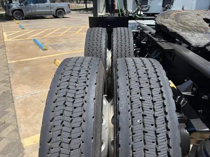 2022 Kenworth T680
