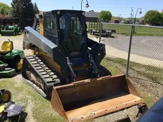 2017 John Deere 331G