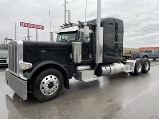 2017 Peterbilt 389