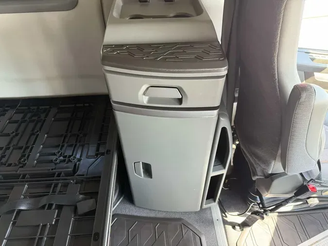 2023 VOLVO VNL64T760