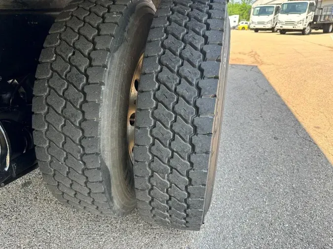 2019 Freightliner Business Class M2 106
