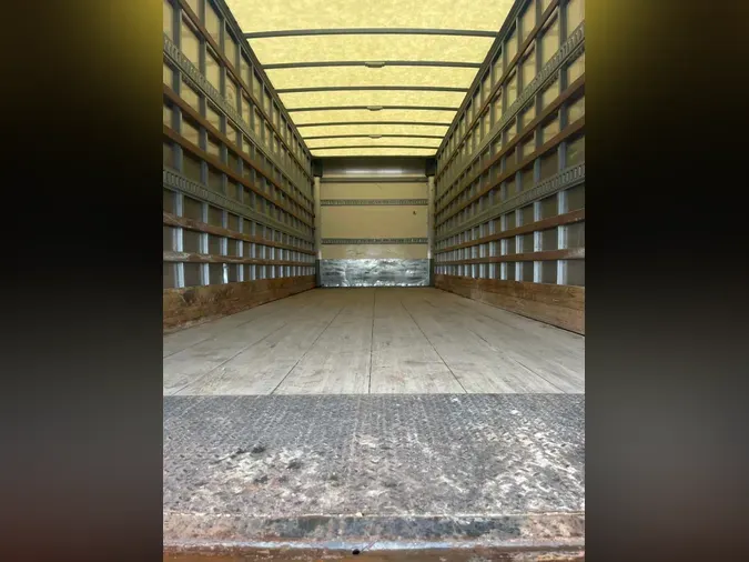 2020 FREIGHTLINER/MERCEDES M2 106