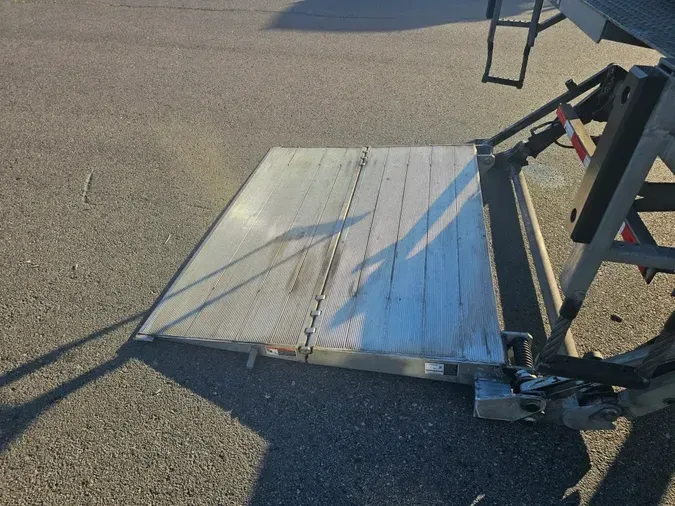 2019 FREIGHTLINER/MERCEDES M2 106