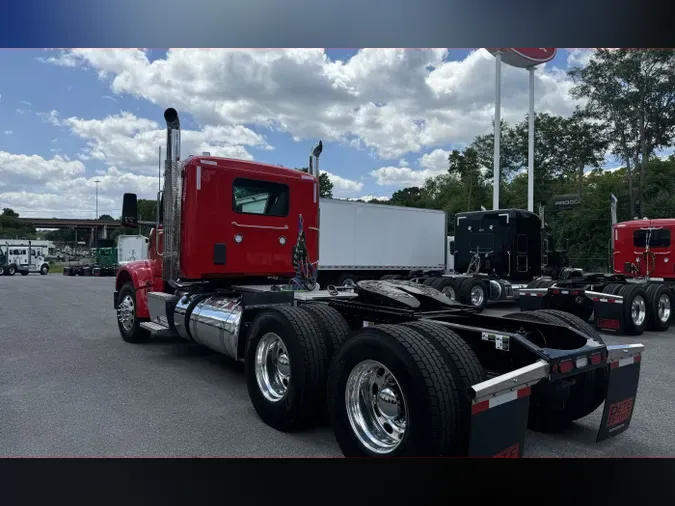 2025 Peterbilt 567