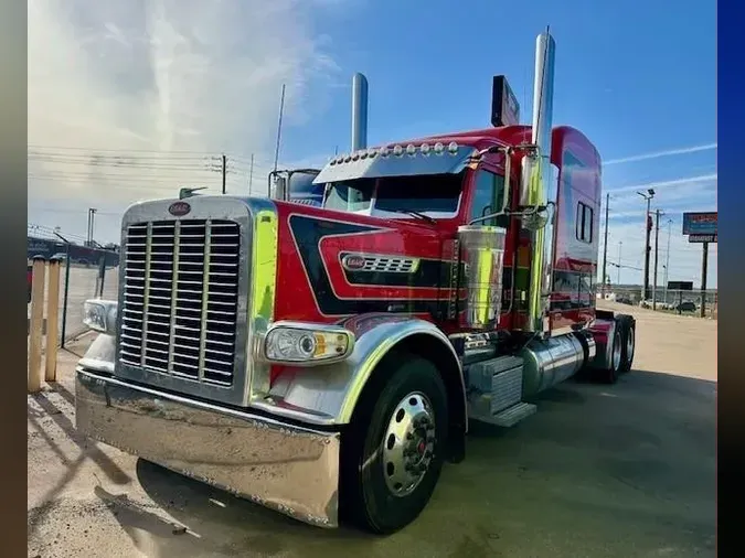 2022 Peterbilt 389