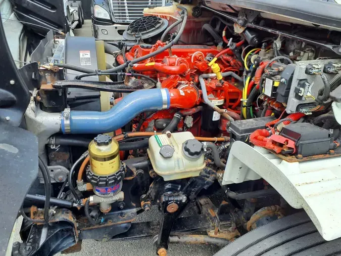 2018 FREIGHTLINER M2 106