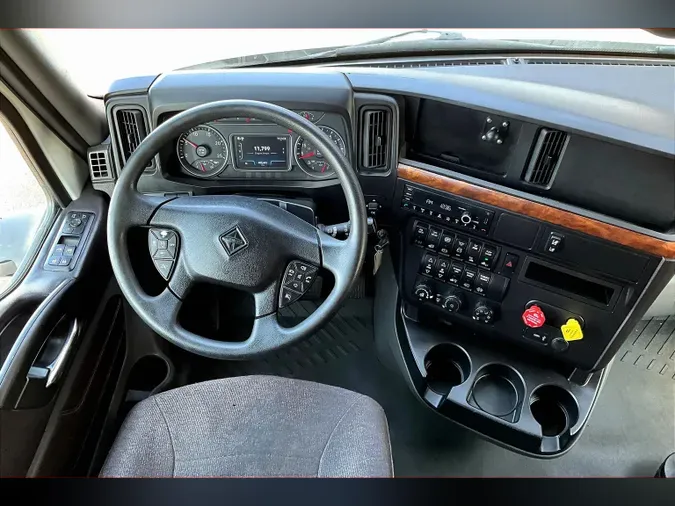 2022 INT LT625 6x4