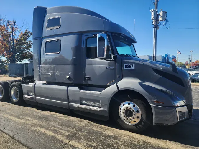 2022 VOLVO VNL64T860