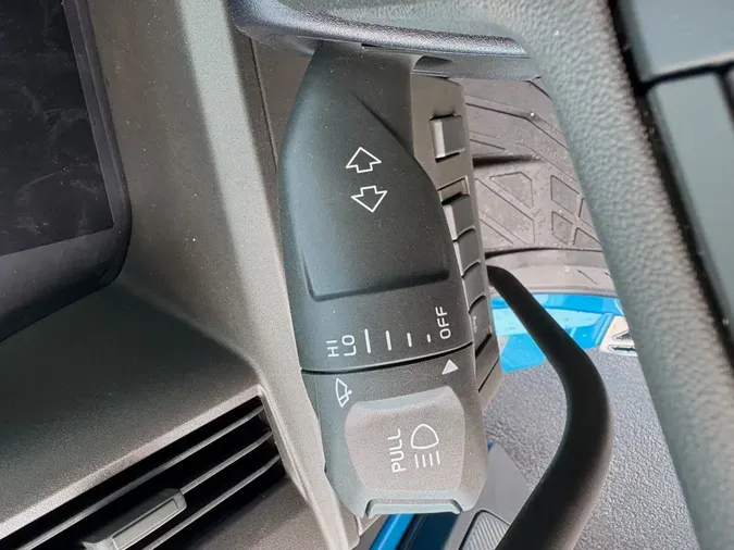 2027 VOLVO TRUCK VNL64TV04