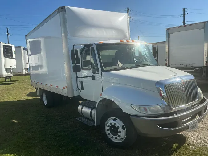 2019 NAVISTAR INTERNATIONAL 4300 LP