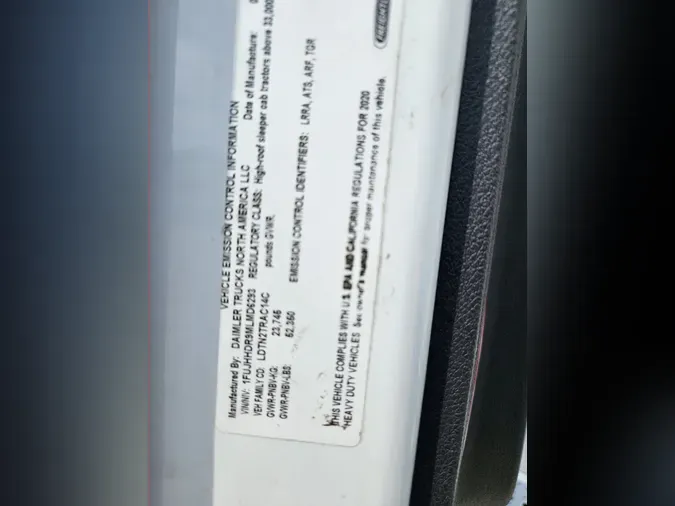 2021 FREIGHTLINER Cascadia 126