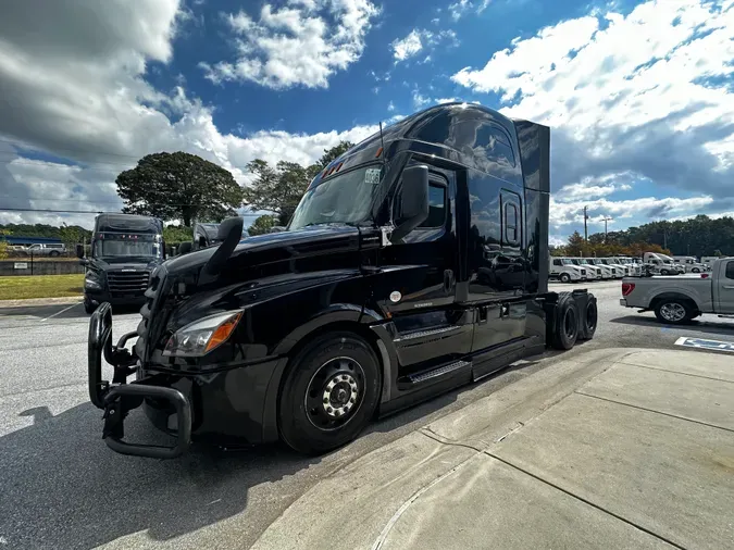 2021 FREIGHTLINER CASCADIA 126