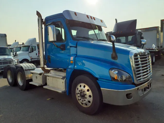 2018 FREIGHTLINER/MERCEDES CASCADIA 125