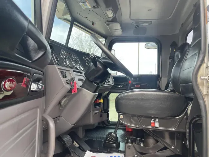 2019 Peterbilt 389