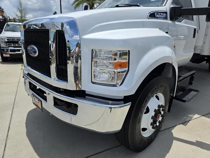 2025 Ford F-750
