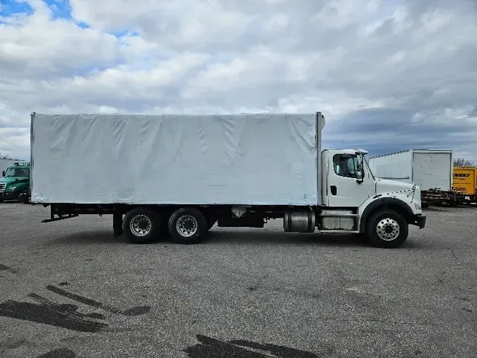 2016 Freightliner M211264S