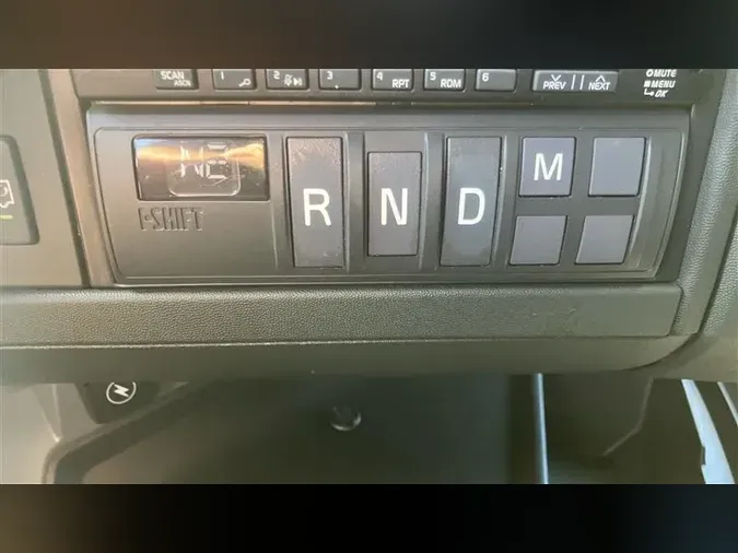 2022 VOLVO VNL760