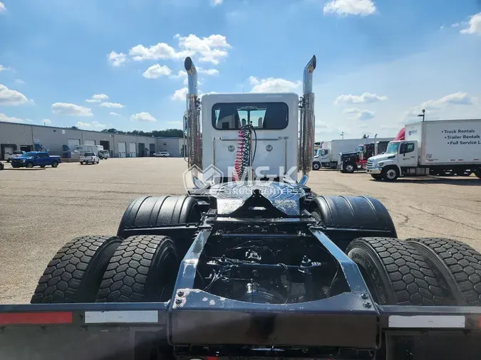 2020 PETERBILT 389