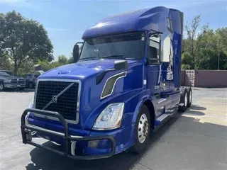 2013 VOLVO VNL670