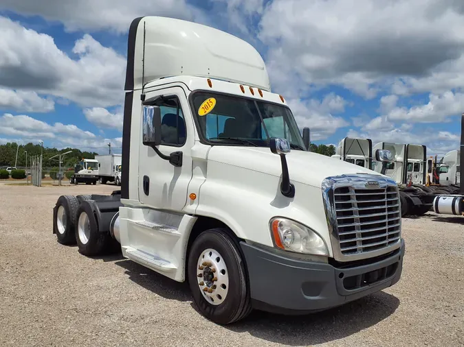 2015 FREIGHTLINER/MERCEDES CASCADIA 125