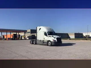 2023 Freightliner Cascadia 126