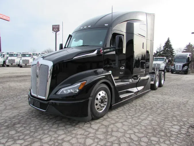 2024 Kenworth T680 Short Hood