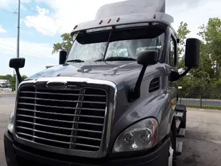 2018 FREIGHTLINER/MERCEDES CASCADIA 113