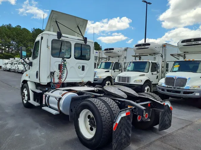 2016 FREIGHTLINER/MERCEDES CASCADIA 113