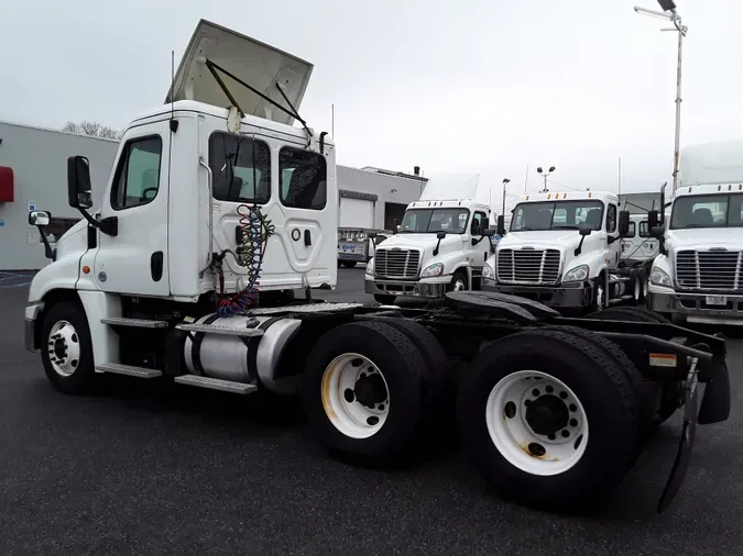 2019 FREIGHTLINER/MERCEDES CASCADIA 125